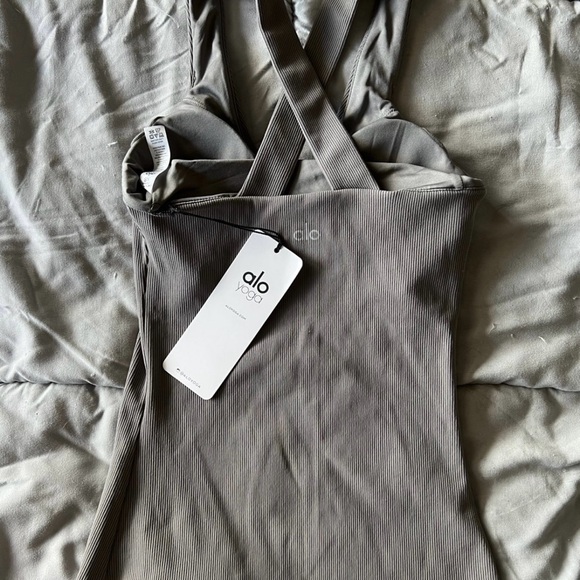 Alo yoga elevate tank studio pro NWT - Picture 2 of 5